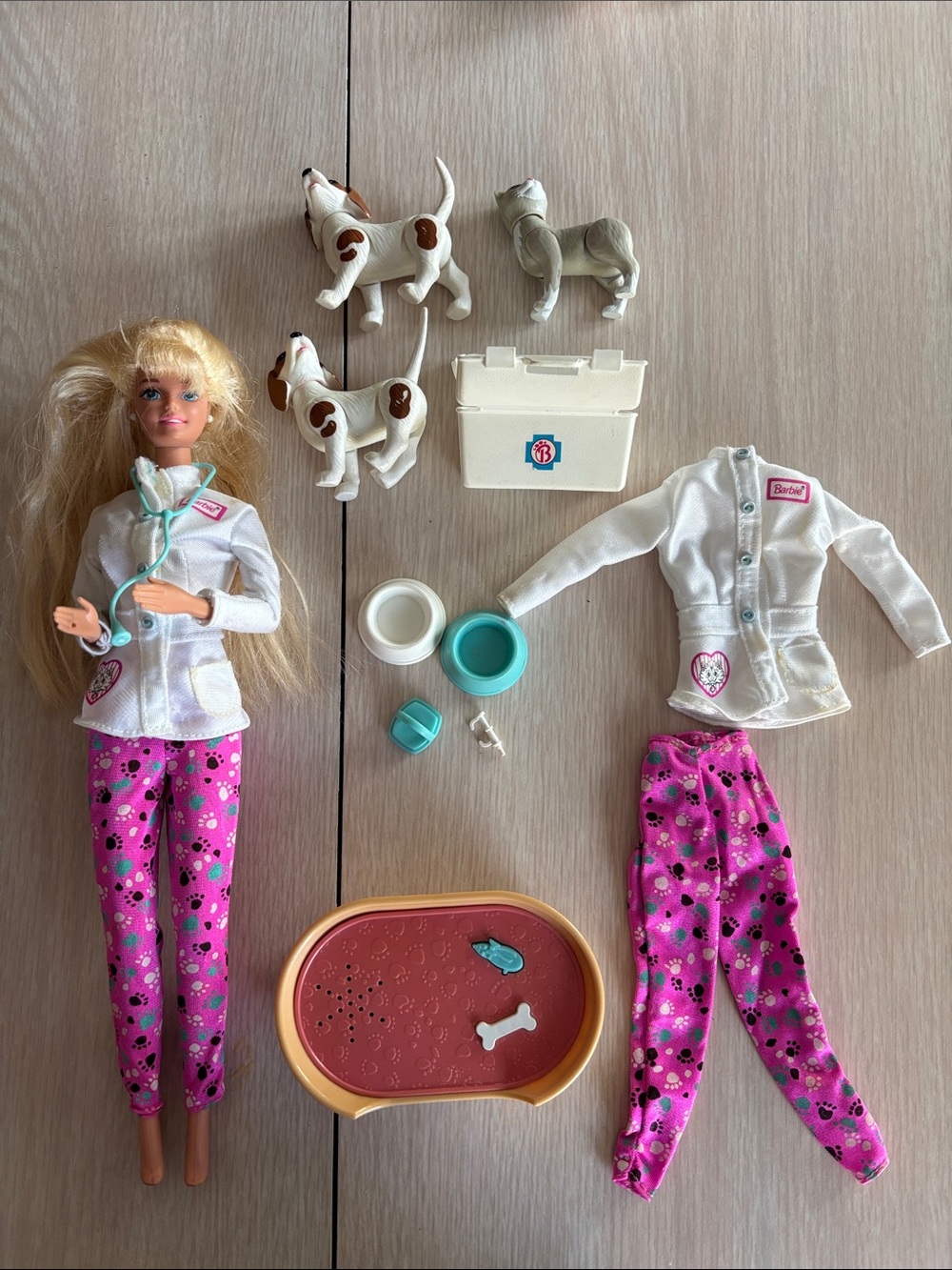 Barbie pet doctor 1996